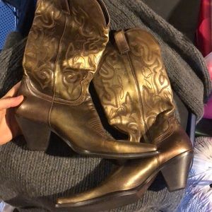 Gold cowboy boots size 8